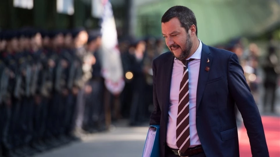 Δεν καταλαβαίνει τίποτα ο Σαλβίνι: «Ο προϋπολογισμός δεν αλλάζει, μην μου κάνετε κάθε μέρα την ίδια ερώτηση»